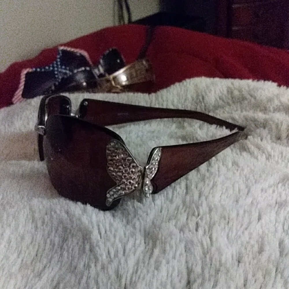 Sun glasses - Picture 3 of 3